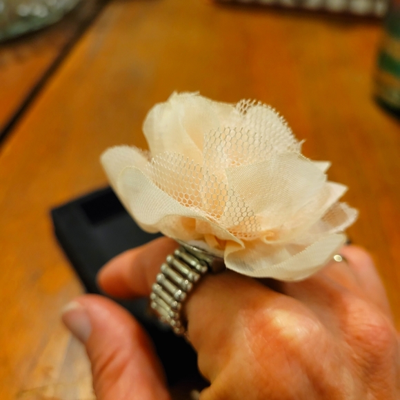 Flower ring, light pink, size 6 with stretch band - Picture 3 of 3